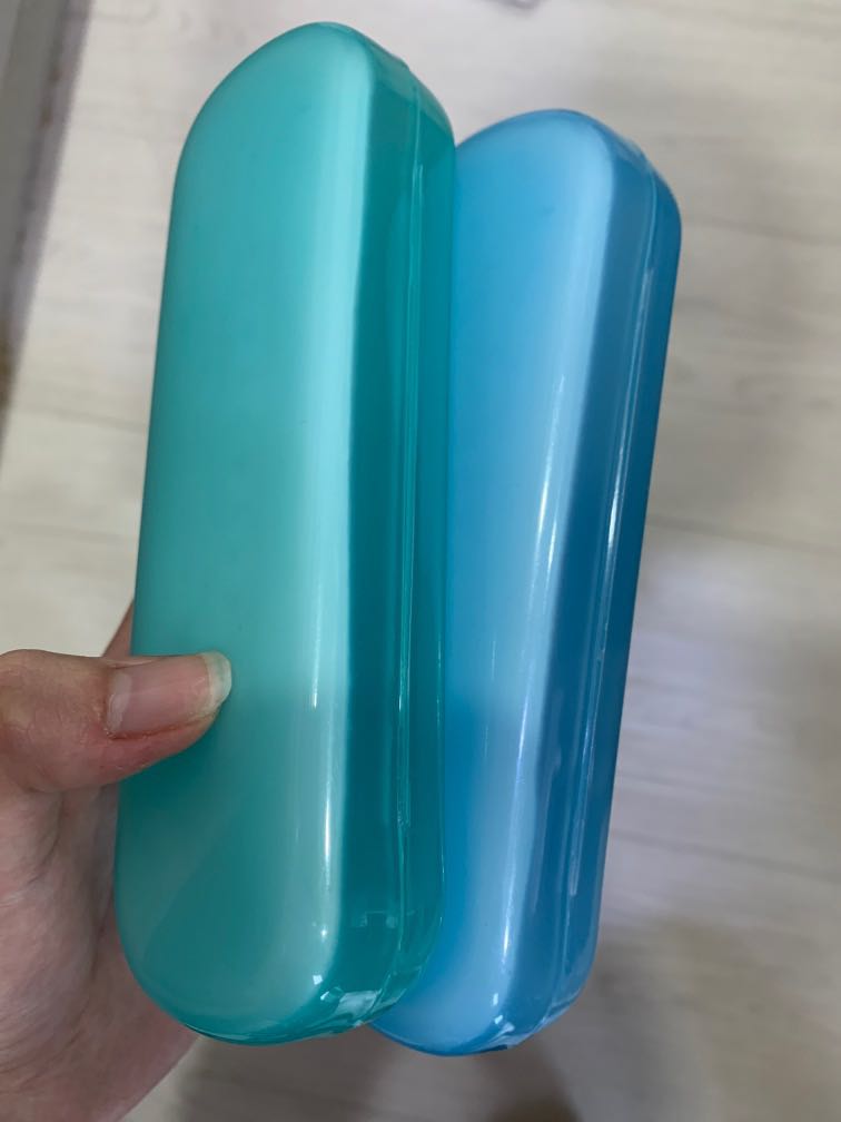 [FREE] Glasses Case, Women's Fashion, Watches & Accessories, Sunglasses