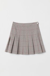 (Category: ) located in . Submitted by prelvdcloset (Listing ID 1133524929, Image 1). Description: .
