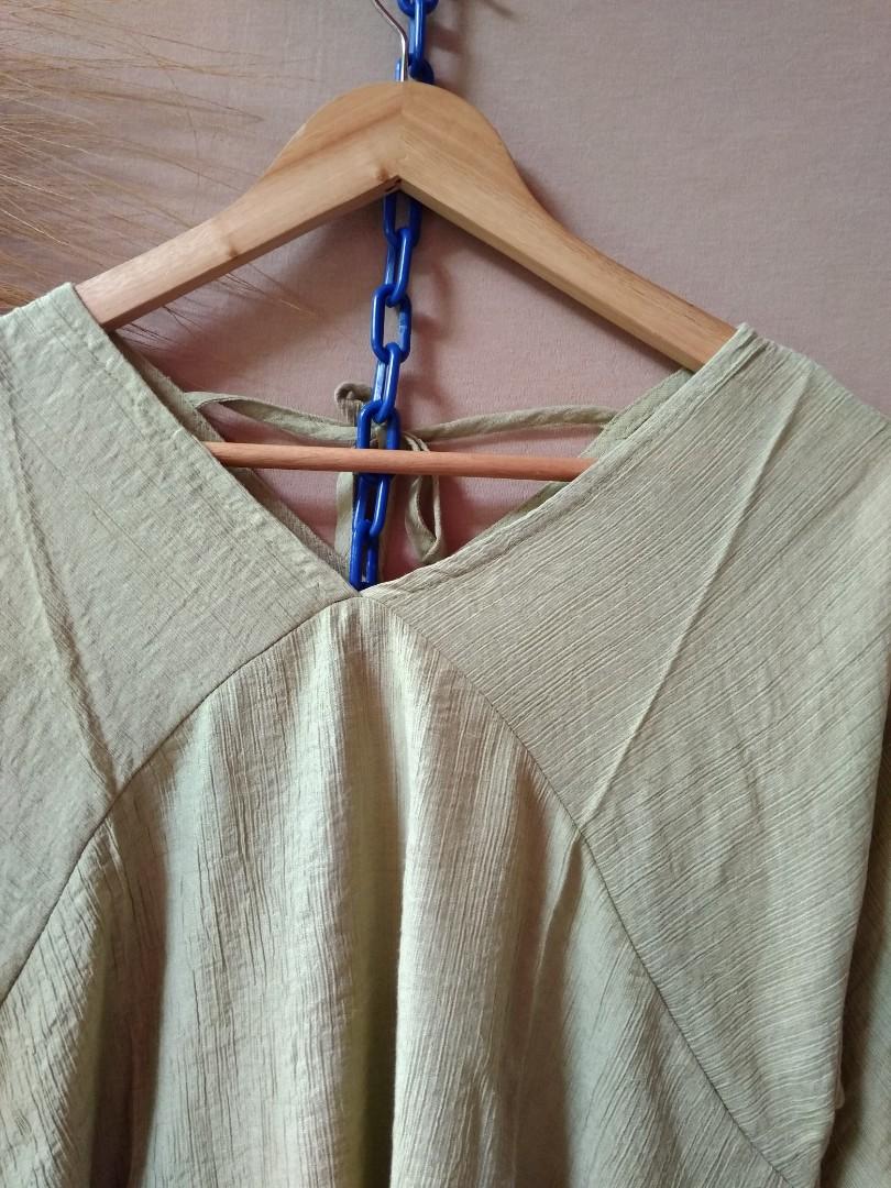 KOREAN TOP, Women's Fashion, Women's Clothes, Tops on