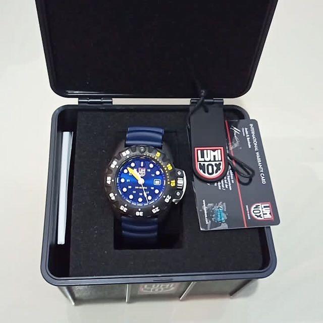 Luminox 1553 top
