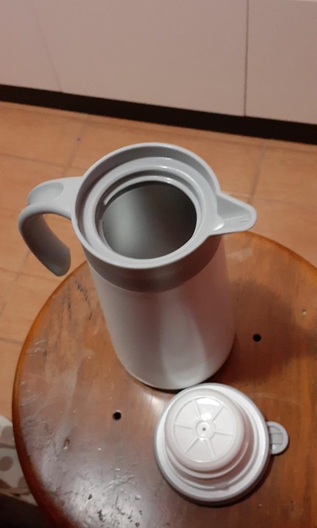 MOKA single pot 800ml (Category: Other Kitchenware & Tableware) located in Manila. Submitted by blitzenn.blitzenn (Listing ID 1133433449, Image 3). Description: RFS: decluttering.