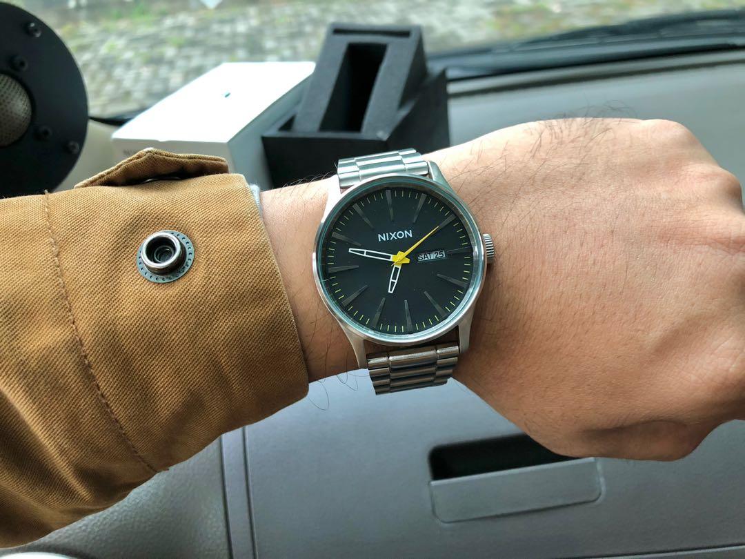 Nixon sentry ss grand prix Fesyen Pria Jam Tangan di Carousell