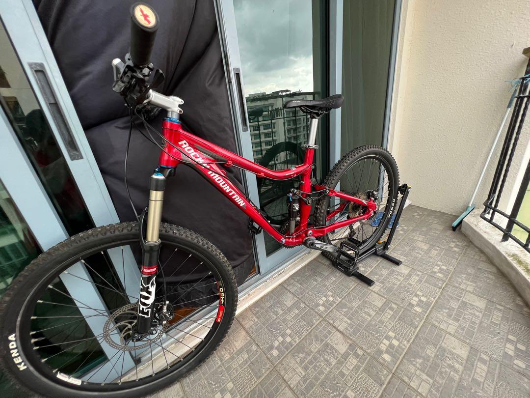 Rocky Mountain Altitude Full Suspension MTB