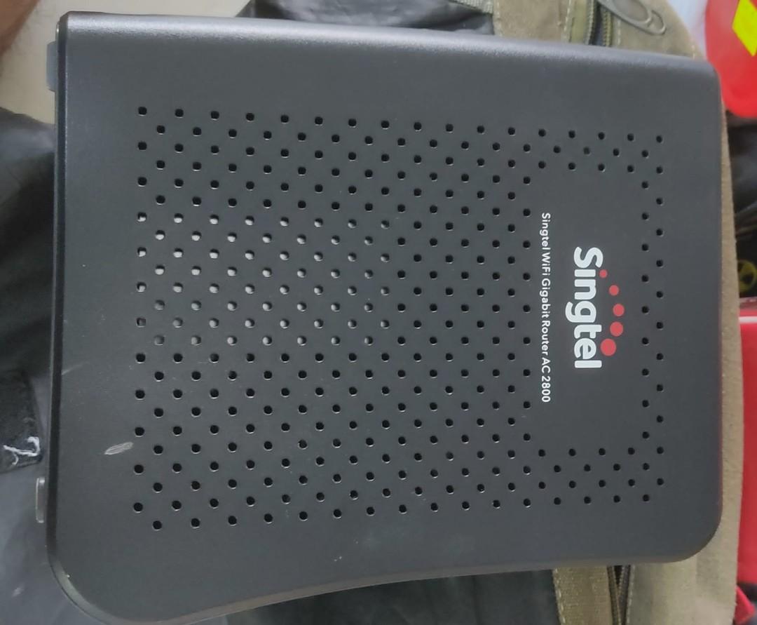 Singtel dual channel WiFi gigabit router AC2800, Computers & Tech ...