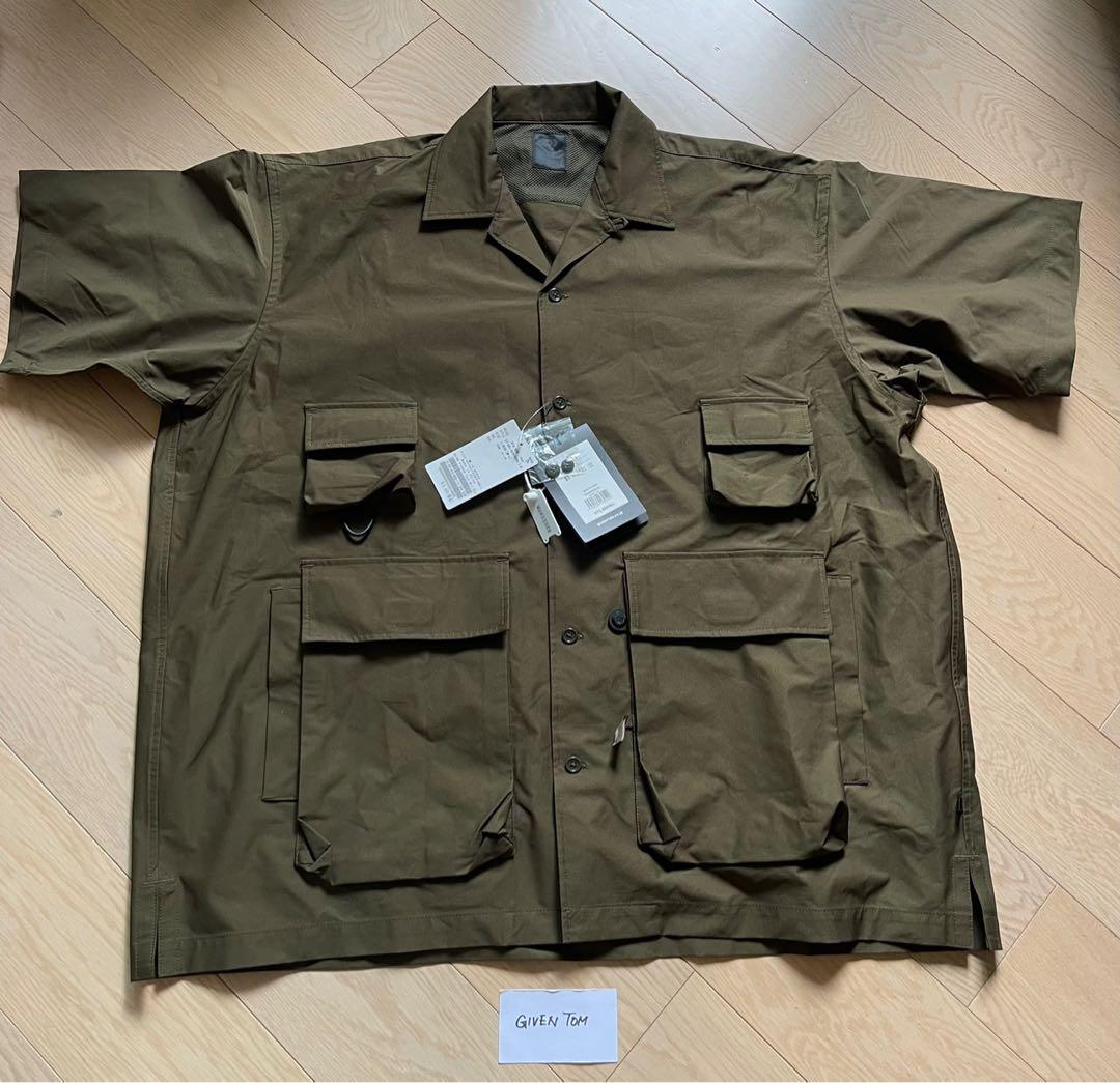 全新Size L daiwa pier39 tech angler's shirts ss olive , 男裝, 上身