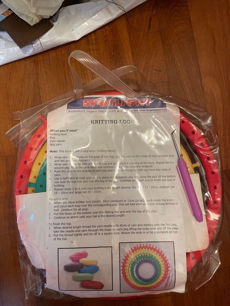 Spotlight knitting loom + pom pom maker, Hobbies & Toys, Stationery