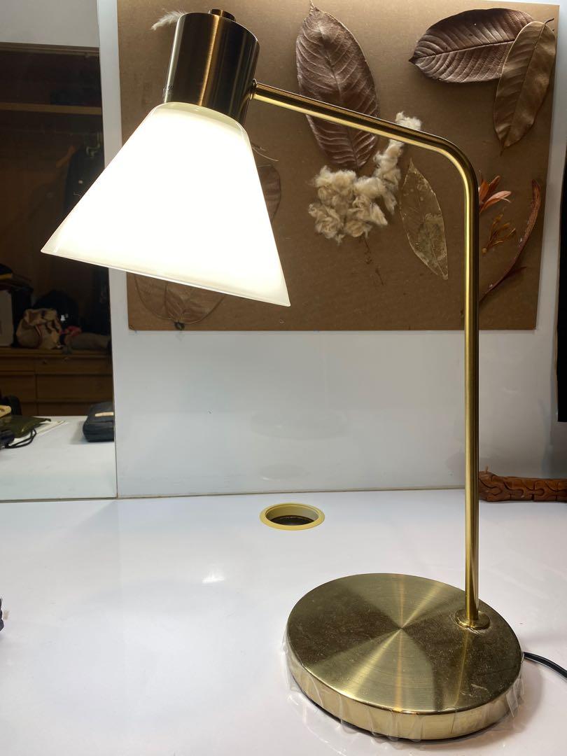 Study Table Lamp (Category: Lighting) located in Singapore. Submitted by angelinawannnyh (Listing ID 1133570052, Image 2). Description: Suitable for study, 3 pin connection and easy to carry. Self collection is preferred but location can be negotiated..