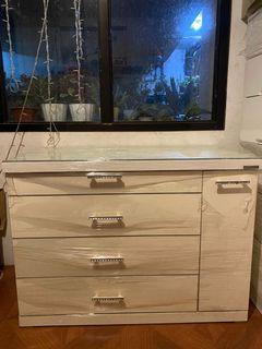 Vanity / Dresser with MIRROR