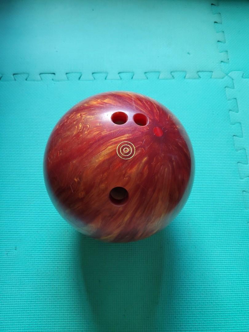 10/11/12 LBS used bowling ball, Sports Equipment, Sports & Games