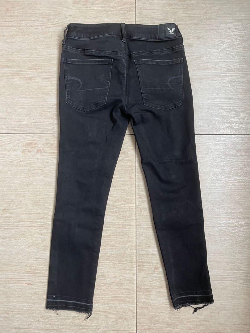 American Eagle Outfitters Black Ripped Jeans (Category: Jeans) located in Quezon City. Submitted by sakuraaaaa____ (Listing ID 1133619041, Image 2). Description: .