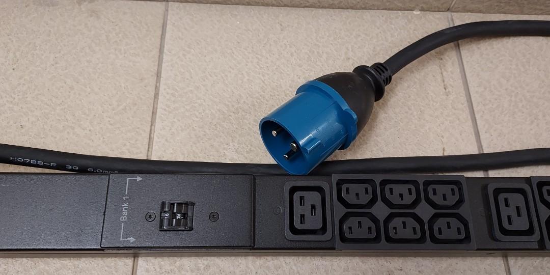 Apc Rack Bar APC RACK POWER BAR, 電腦&科技, 商務用科技產品 - Carousell