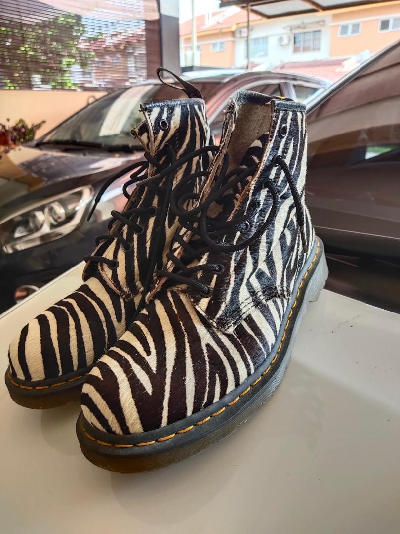 Dr hot sale martens zebra