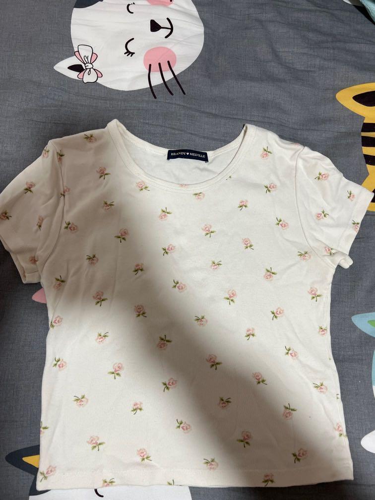 brandy melville cream mckenna bow top tee tshirt, 女裝, 上衣, T-shirt -  Carousell