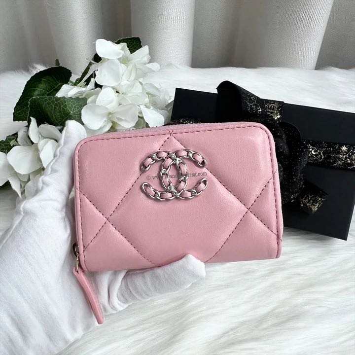 Chanel 19 Zippy Card Holder in Pink Lambskin SHW, Luxury, Bags