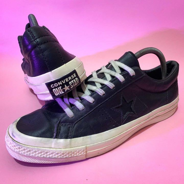 Converse one star premium leather black white, Fesyen Pria, Sepatu ,  Sneakers di Carousell