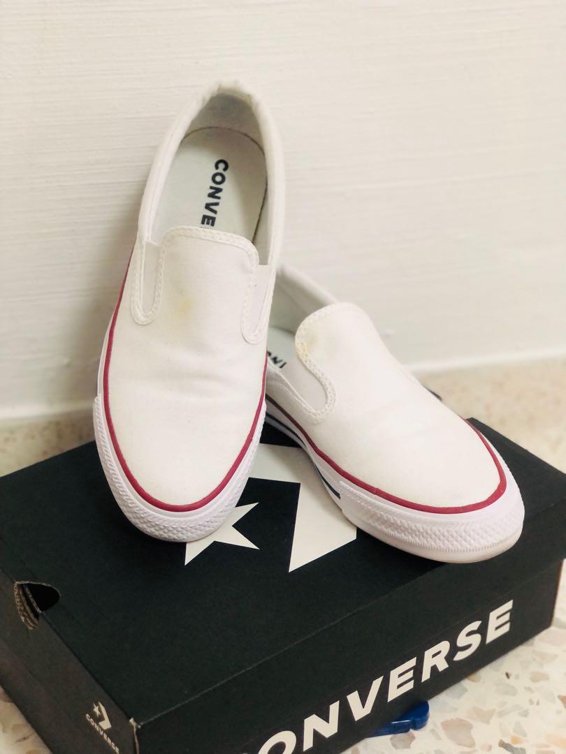 White leather deals slip on converse