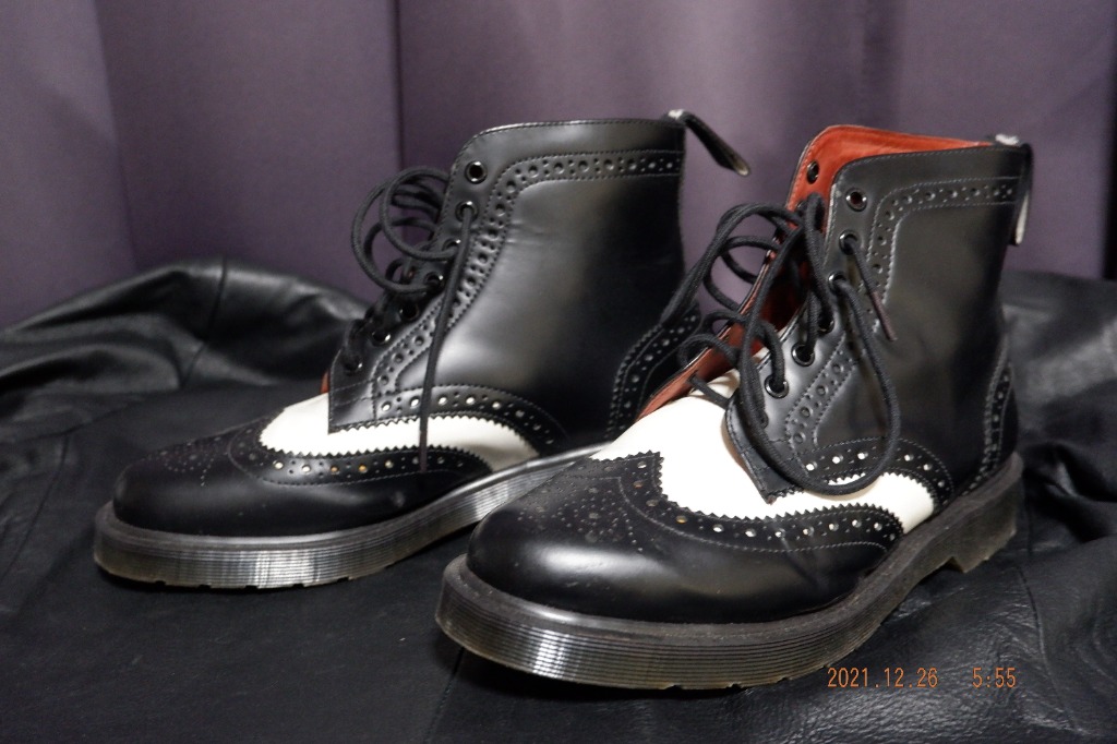 Dr martens shop affleck black