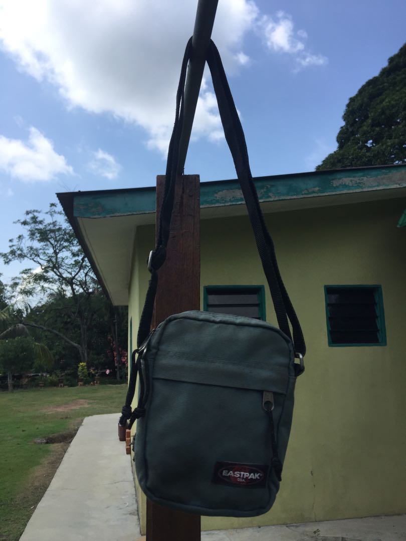 Eastpak sling bag clearance