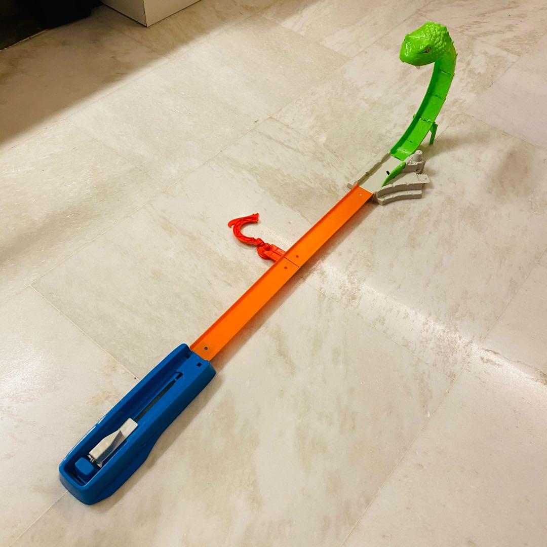 Hot wheels snake smasher discount