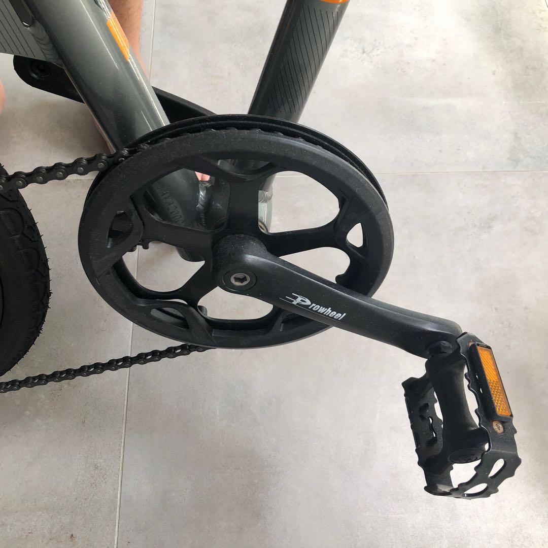 Java Decaf TT (Category: Bicycles) located in Singapore. Submitted by cog57 (Listing ID 1133615380, Image 3). Description: Less than 5 rides 7-speed Java Decaf. See picture of Tyre. Great condition. Very light below 12kg and super compact when folded. Easy to wheel around on public transport .