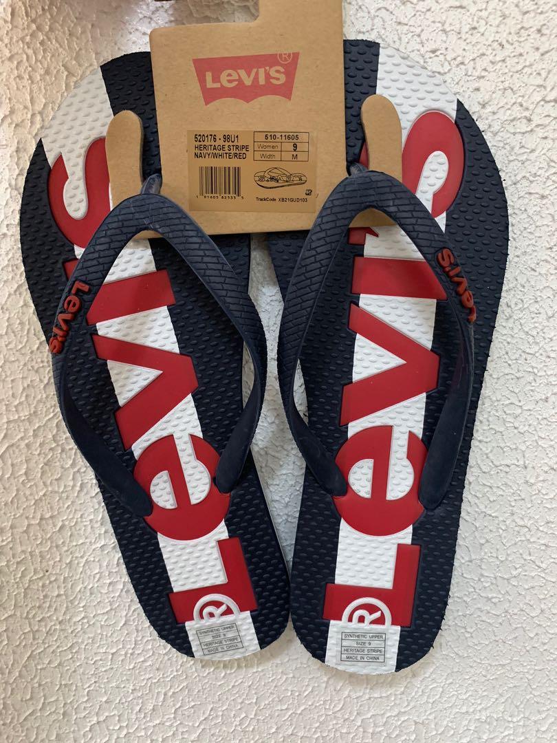 Levi's Navy Blue Slippers (5), Men's Fashion, Footwear, Slippers & Slides  on Carousell