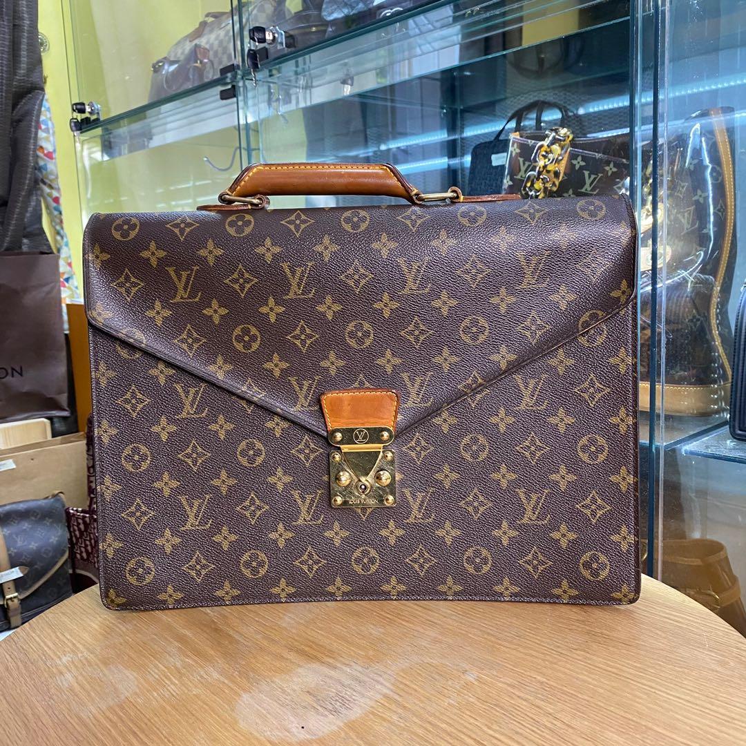 Vintage Louis Vuitton LV monogram document folder bag, Luxury, Bags &  Wallets on Carousell