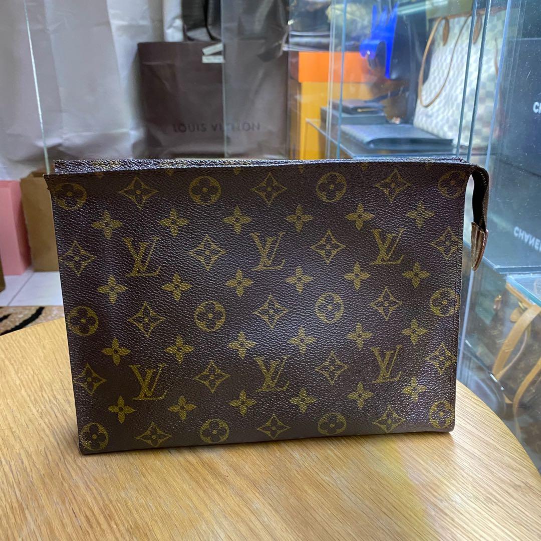 Louis Vuitton LV Monogram Raffia Poche Toilette 26 (Limited Edition  Toiletry Pouch 26 By The Pool Collection), Luxury, Bags & Wallets on  Carousell