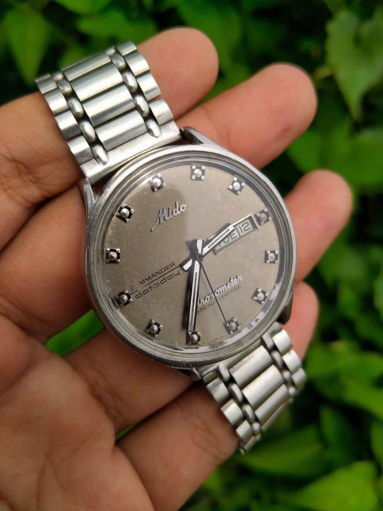 Commander chronometer outlet