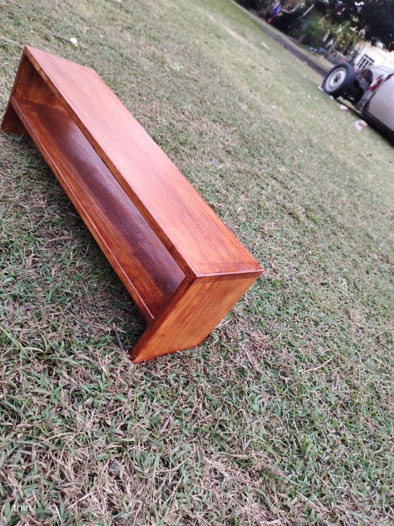 Monitor riser (Category: Shelves, Cabinets & Racks) located in Pozorrubio. Submitted by thintina (Listing ID 1133724497, Image 1). Description: wooden riser.
