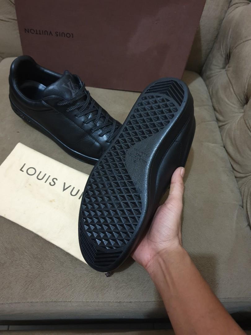 Mulus .authentic sepatu .sneakers louis vuitton .lv croco size 40.5, Fesyen  Pria, Sepatu , Sneakers di Carousell