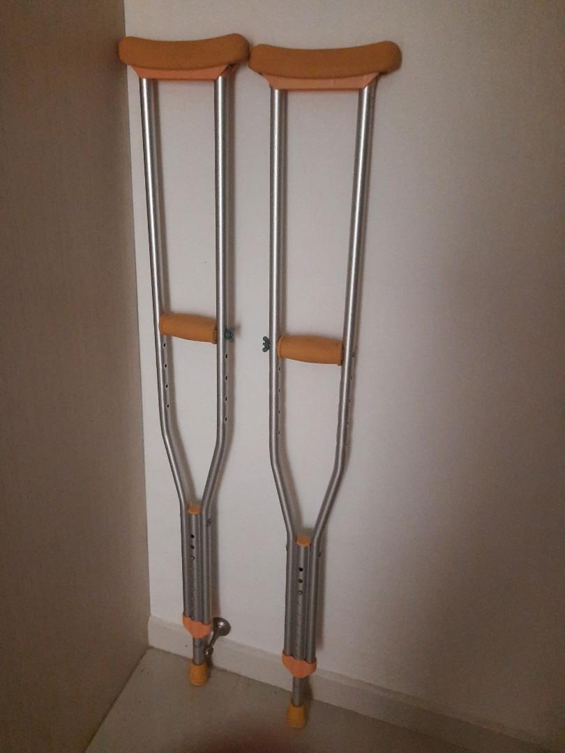 Air boots & Pair of Crutches, Health & Nutrition, Assistive & Rehabilatory Aids, Rehabilitative