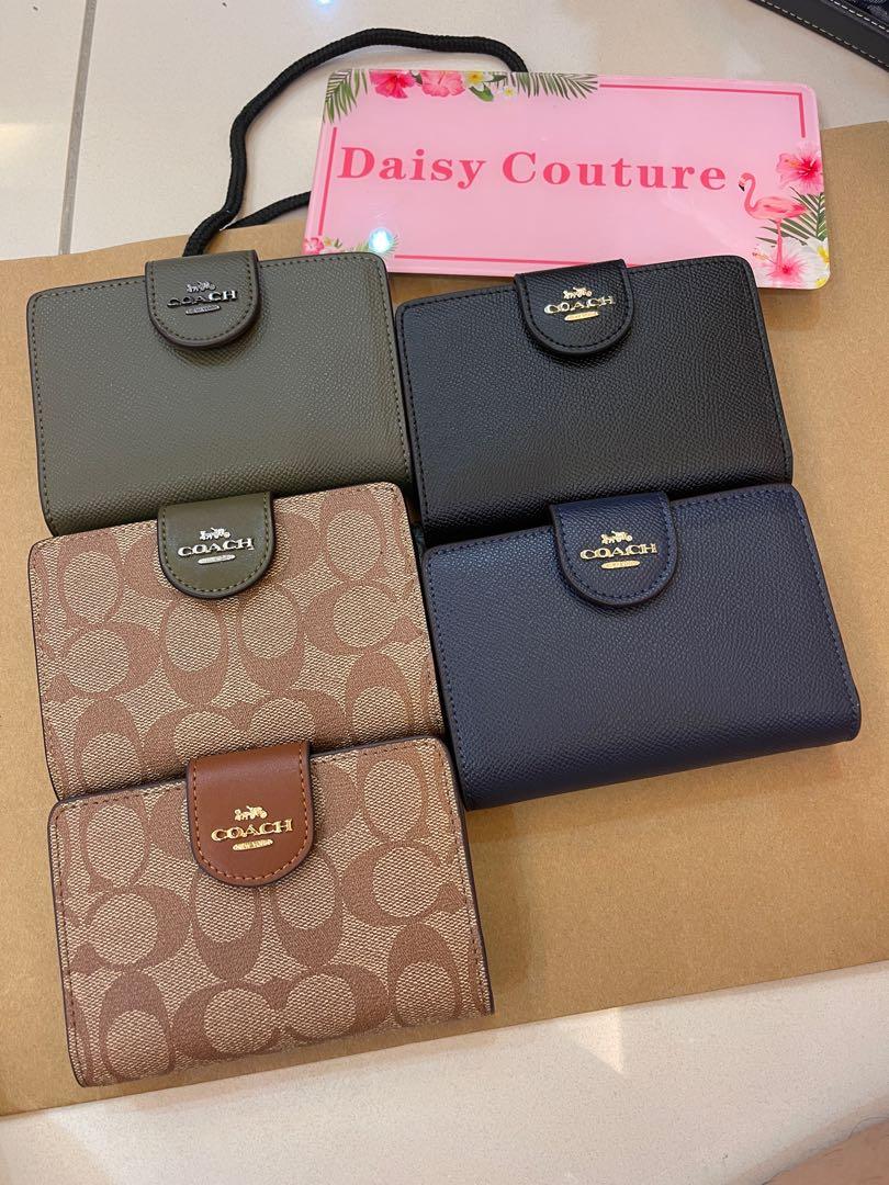 Coach hotsell medium purse