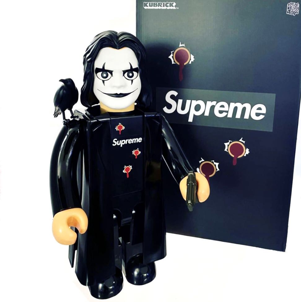 Supreme/The Crow Kubrick 1000%, 興趣及遊戲, 玩具& 遊戲類 ...