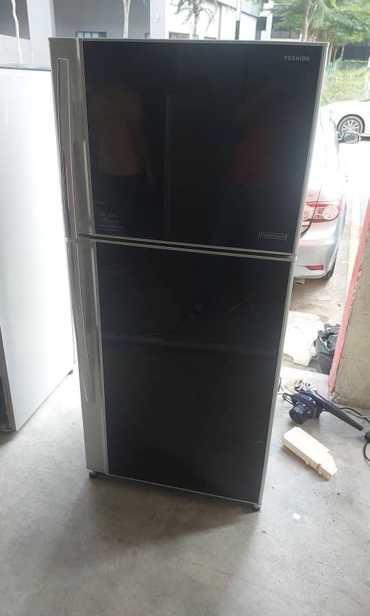 Toshiba fridge auto ice maker, Kitchen & Appliances on Carousell