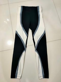 (Category: ) located in . Submitted by declutteringtita (Listing ID 1133685992, Image 1). Description: .