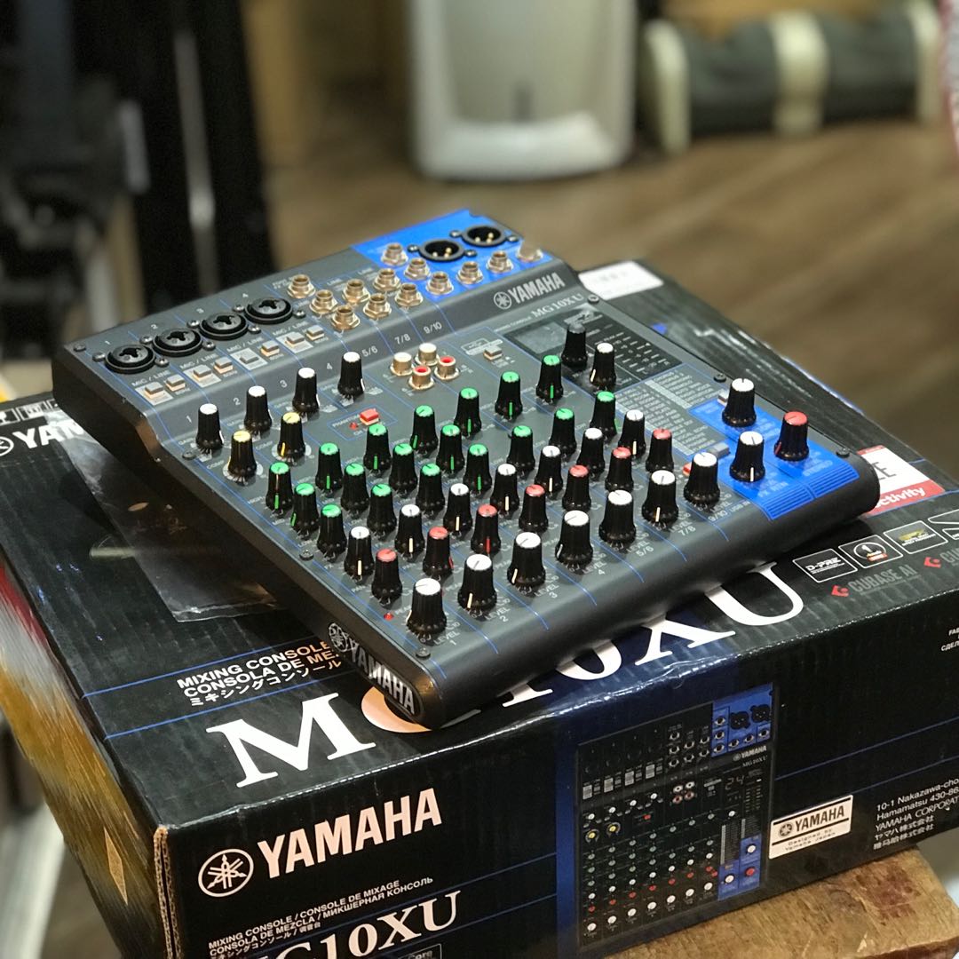 Yamaha MG10XU 10Channel Mixer and Effects, Hobbies & Toys, Music