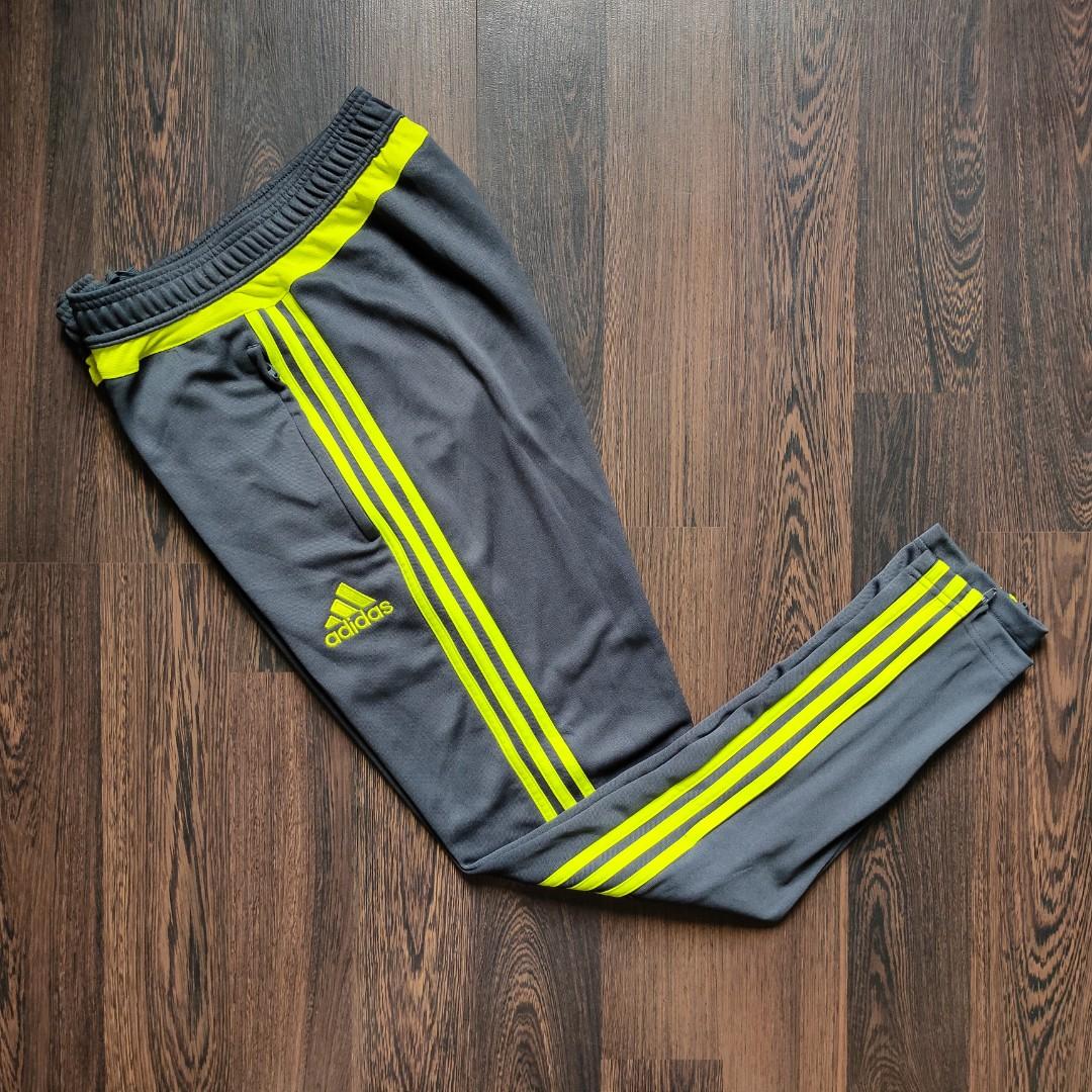 Men's adidas Black Manchester United Pastel Pack AEROREADY Training Pants