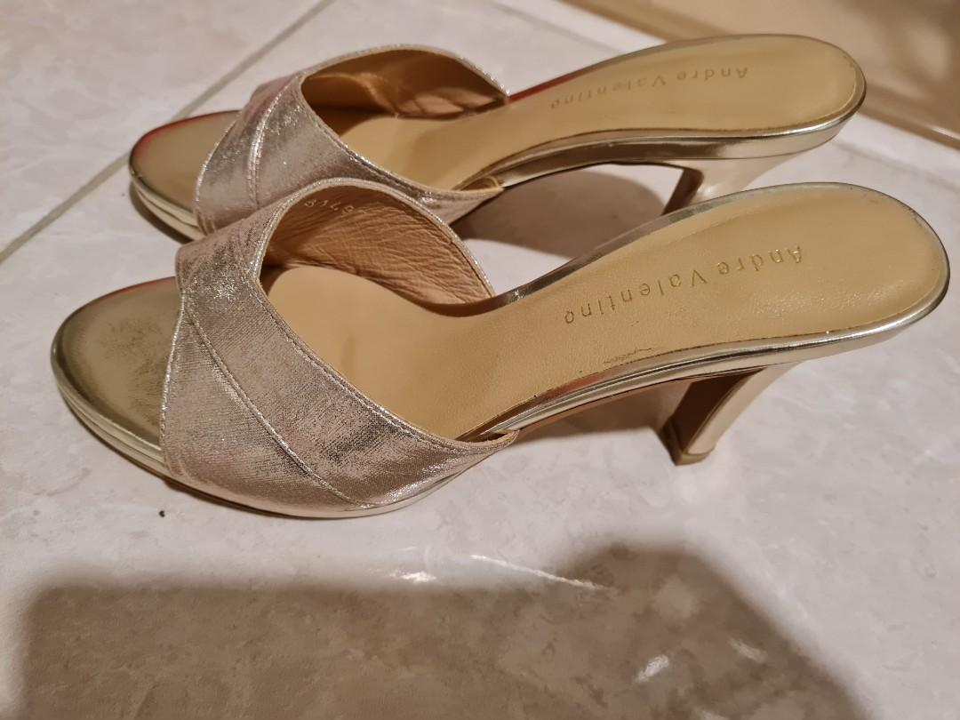 Andre valentino heels top