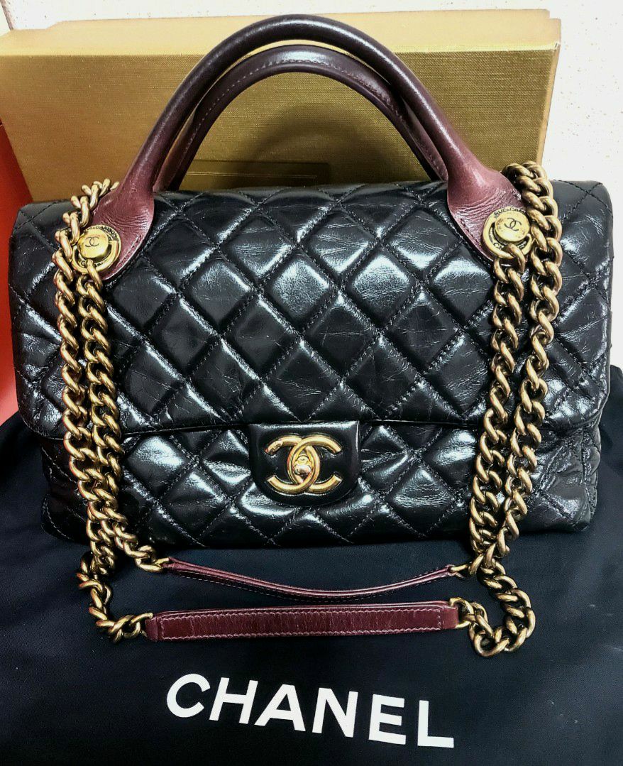 Chanel Castle Rock Flap Bag Quilted Glazed Calfskin Medium Black 2005551