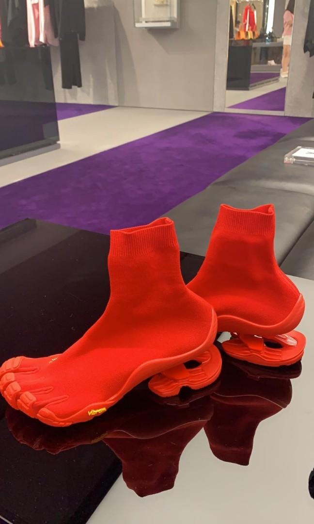 Red balenciaga best sale sock