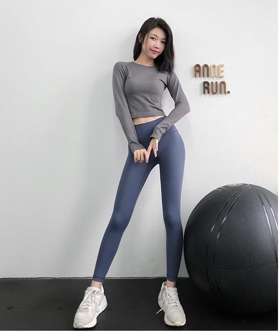 New yoga outfit online