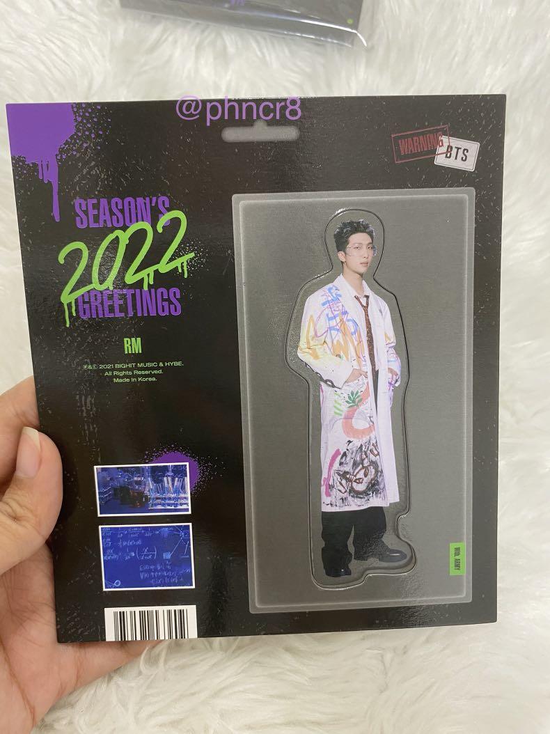 BTS SEANSON’S GREETING 2022 ONHAND (Category: K-Wave Merchandise) located in Taguig. Submitted by phncr8 (Listing ID 1123152503, Image 3). Description: WTS | LFB BTS SG2022 BTS Season’s Greeting 2022 onhand ready to ship Tabloid Poster Set Memo pad Rm/ Namjoon paper magnet 750 💸 LONG DOP! 100 DP, State your own DOP ☺️ .