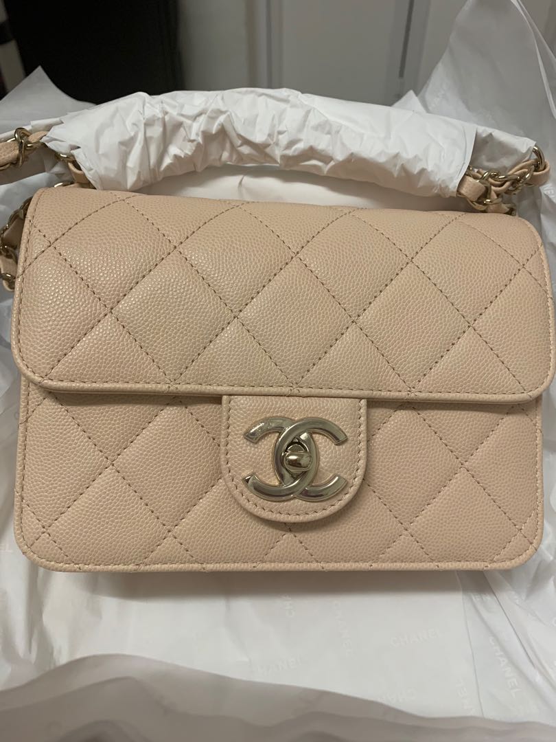 BNIB Authentic Chanel 22c “like a wallet” mini flap
