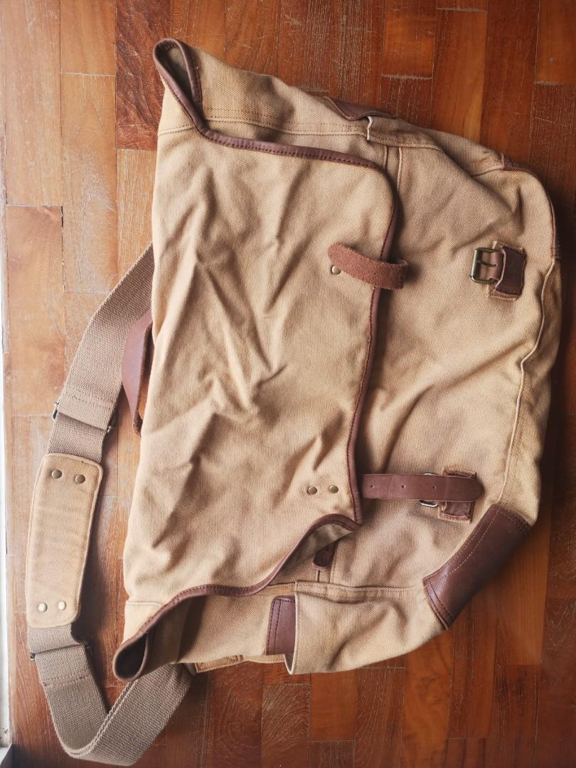 Country road messenger bag outlet