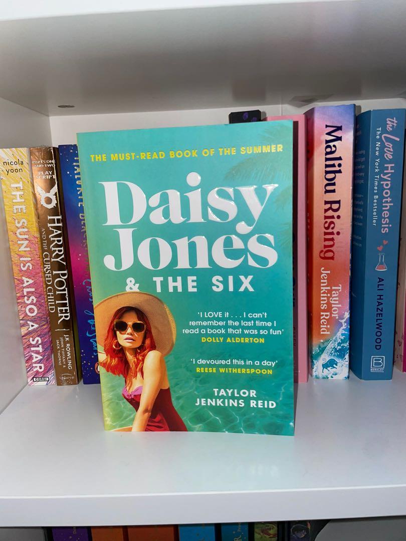 Daisy Jones and the six, Hobbies & Toys, Books & Magazines, Fiction