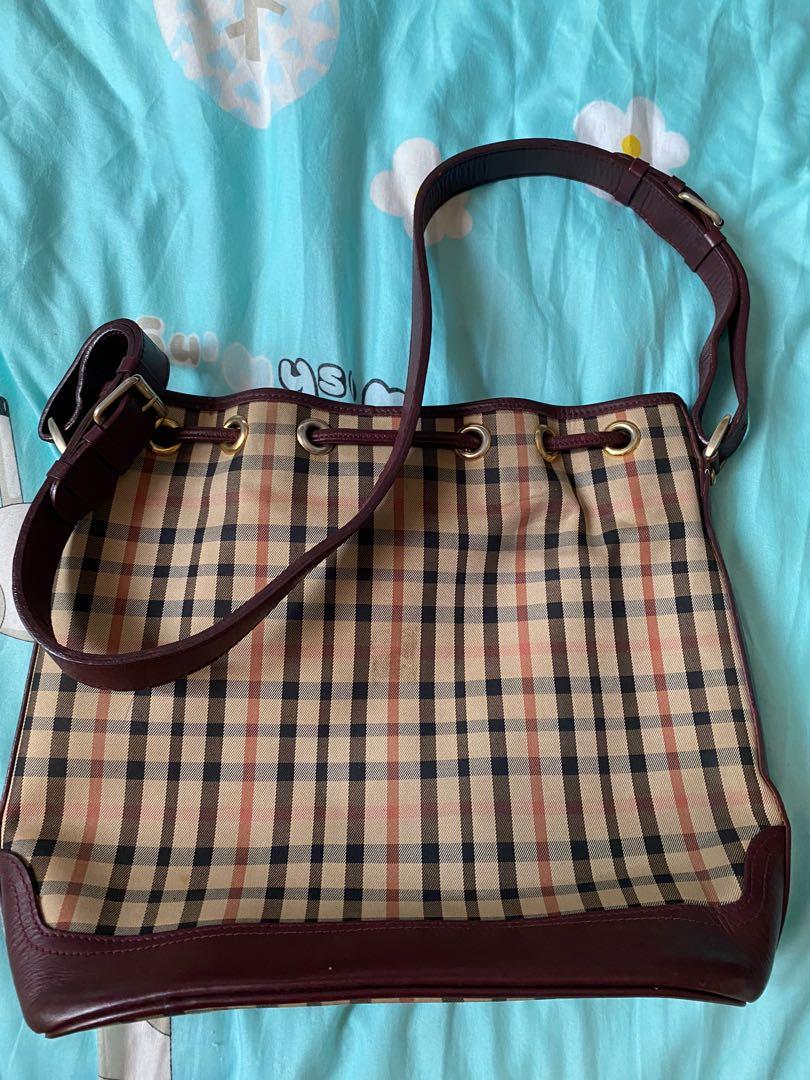 Daks Shoulder Bag