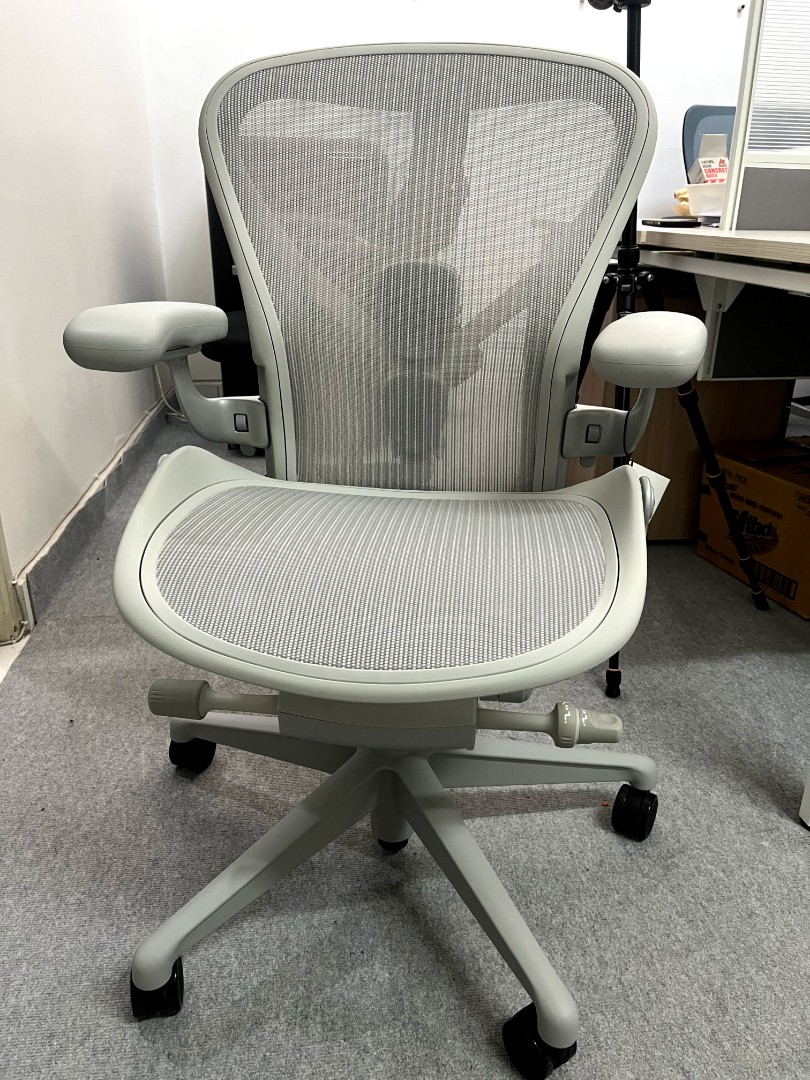 Herman miller aeron remastered size b asian fitted mineral white