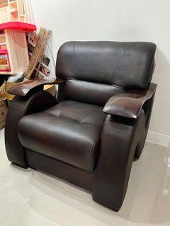 (LIKE NEW!!) Premium Sofa 1 Seater Chandra Karya / Sofa Kulit 1 Dudukan