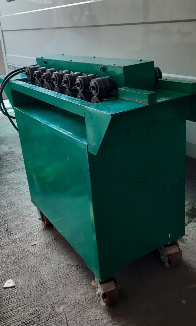 Lock Former Machine for ducting works, Commercial & Industrial