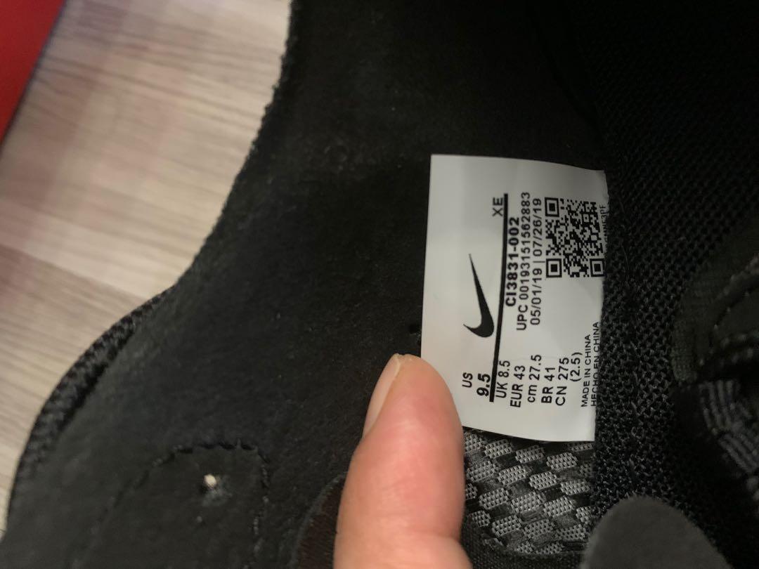 Men Nike React (Category: Sneakers) located in Kuala Lumpur. Submitted by aleyashoppe (Listing ID 1133876003, Image 2). Description: Preloved Men Nike React Size US9.5/UK8.5 Condition like new.